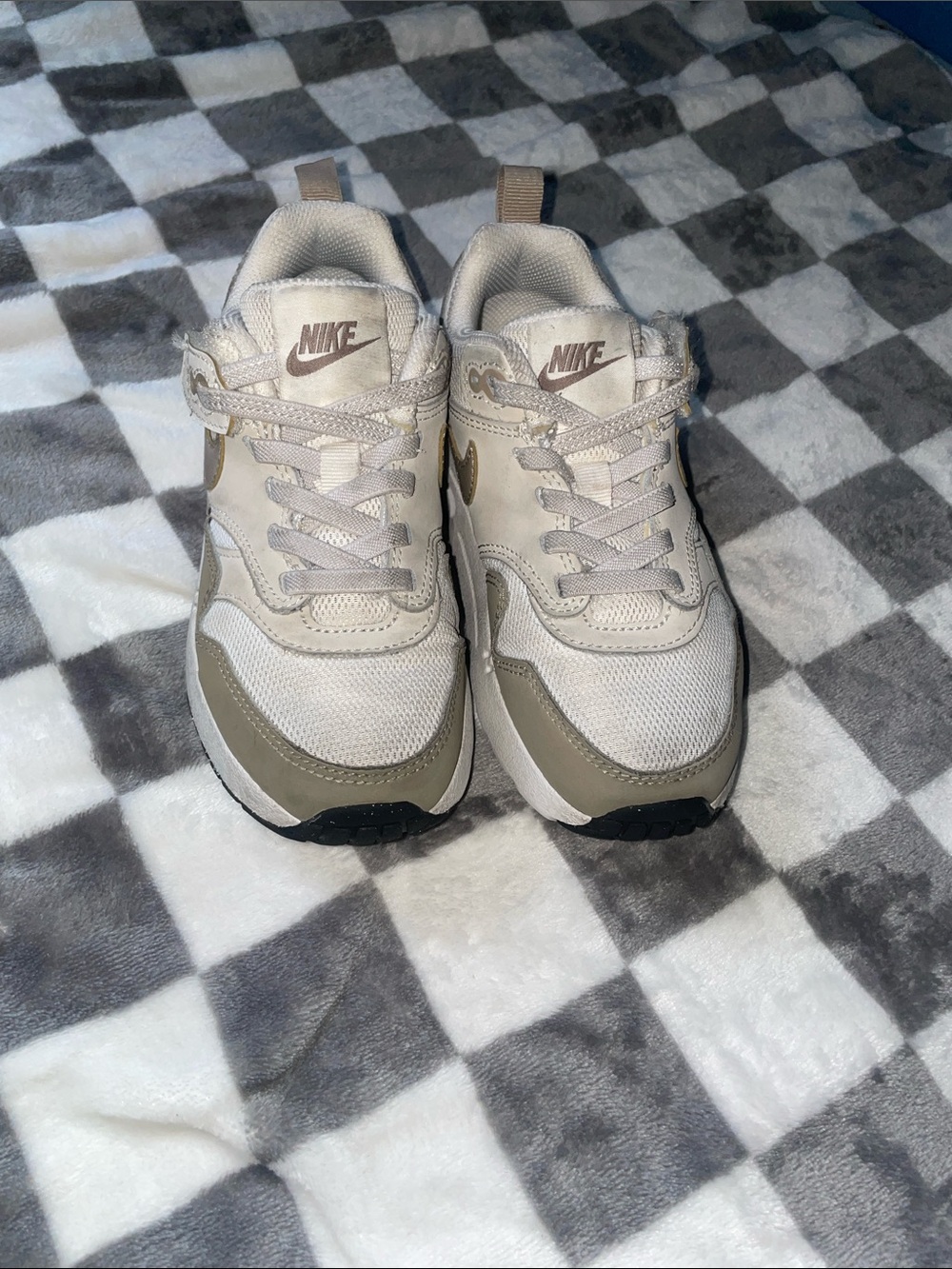 Nike Kids Air Max White and Gray Low-Top Sneakers size 11c